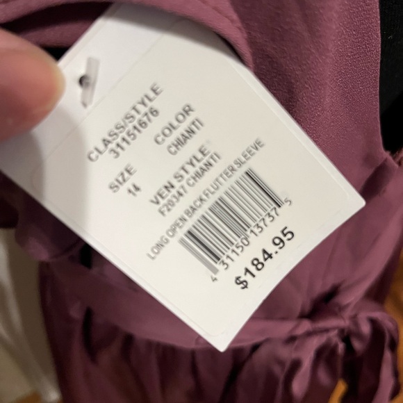 David’s Bridal Simple and elegant long back flutter sleeves gown Chianti S14 NWT - Picture 8 of 9